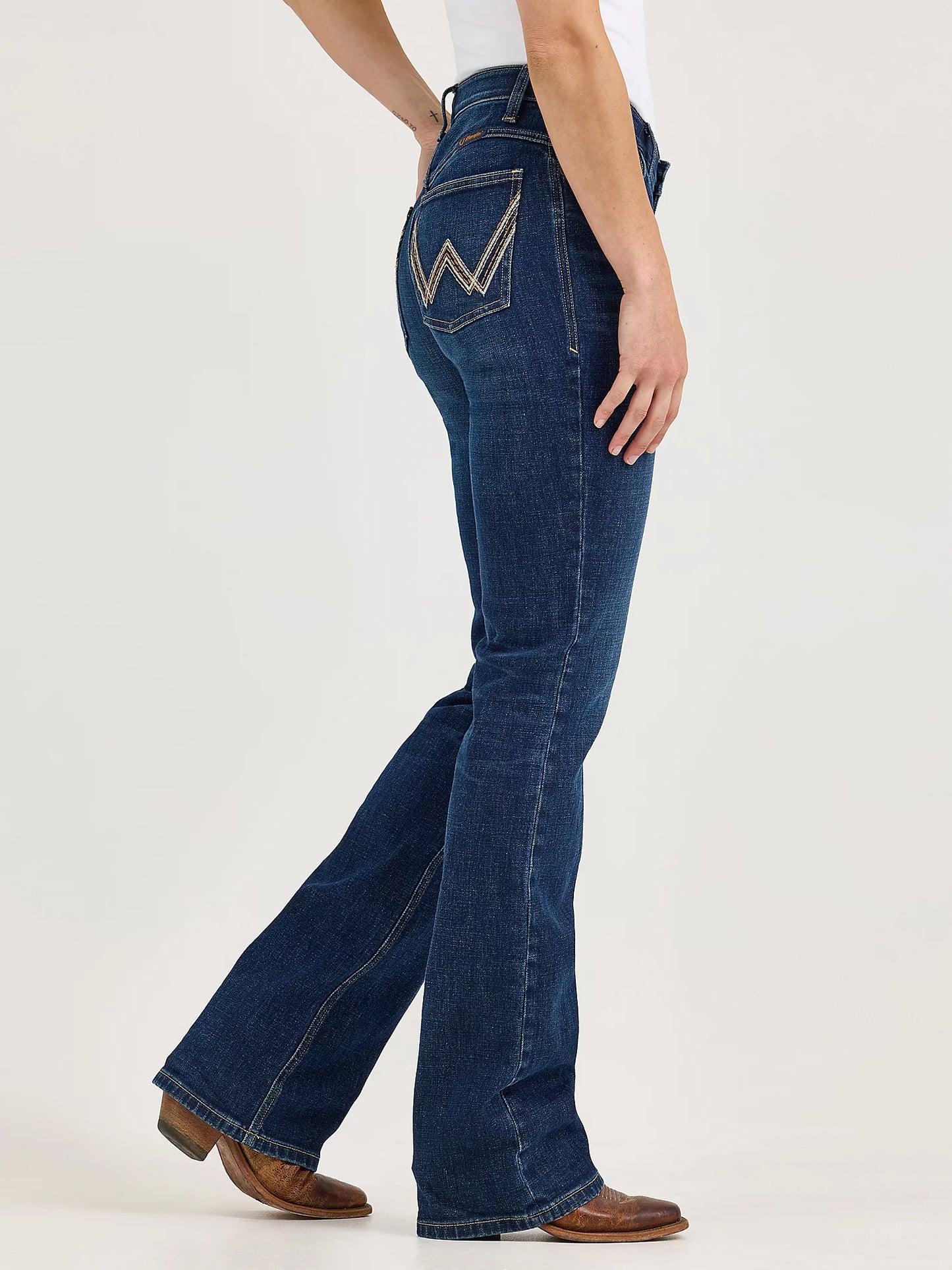 WOMEN'S WRANGLER® ULTIMATE RIDING JEAN WILLOW MID-RISE BOOTCUT