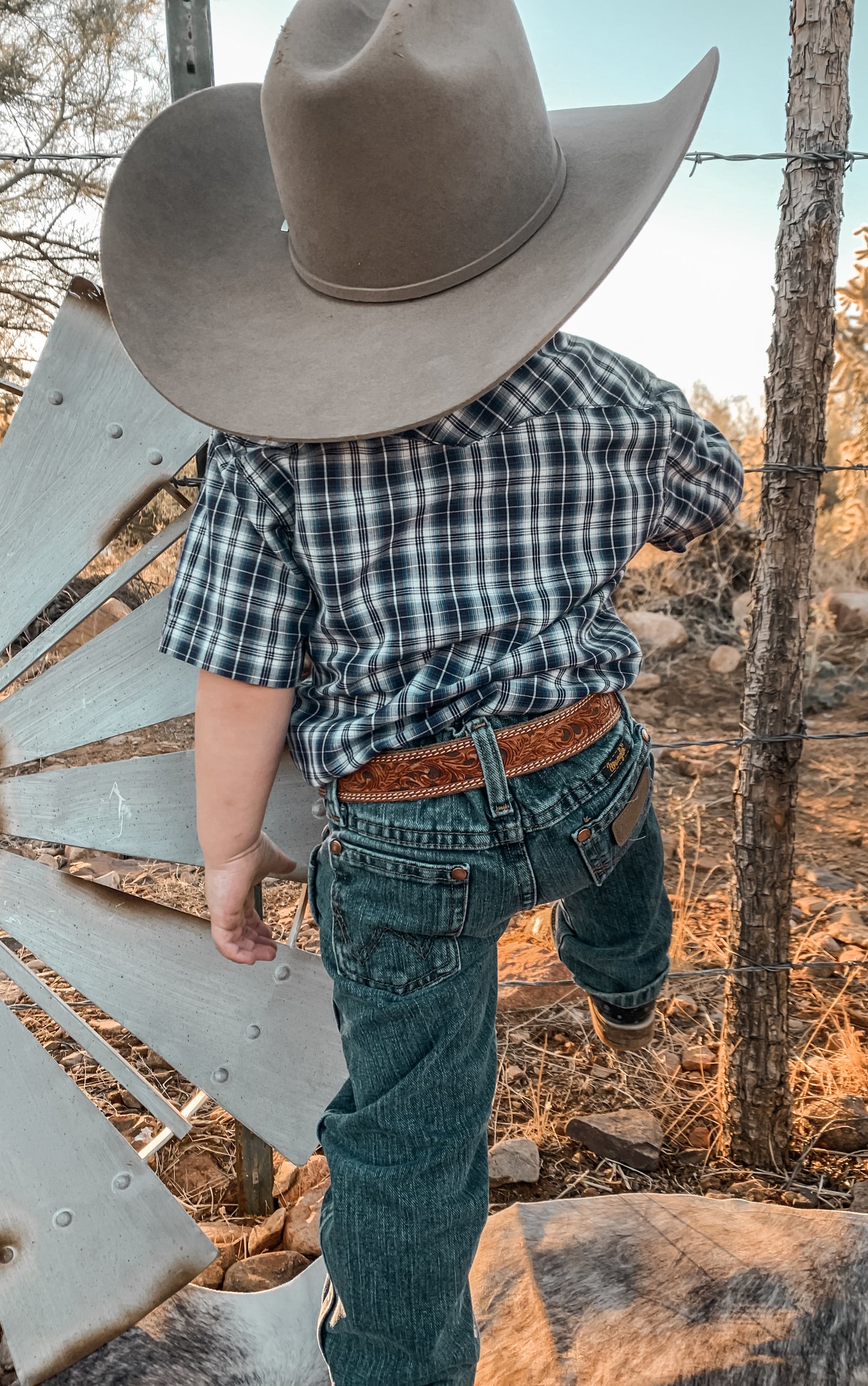 Youth Boys Cowboy Cut Wrangler Jeans (Light Wash)